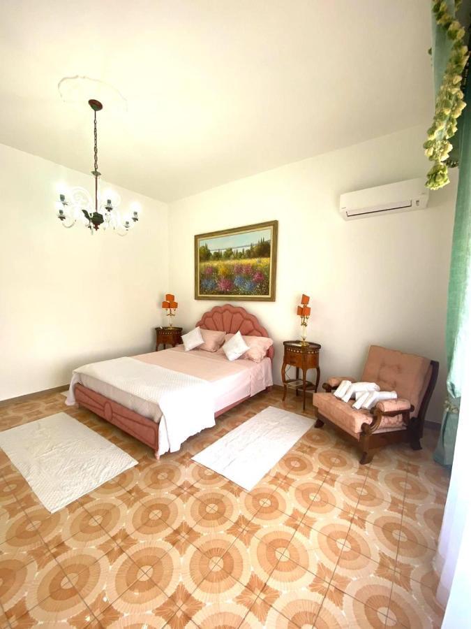 Le Fresie B&B Sant'Antìoco Eksteriør billede